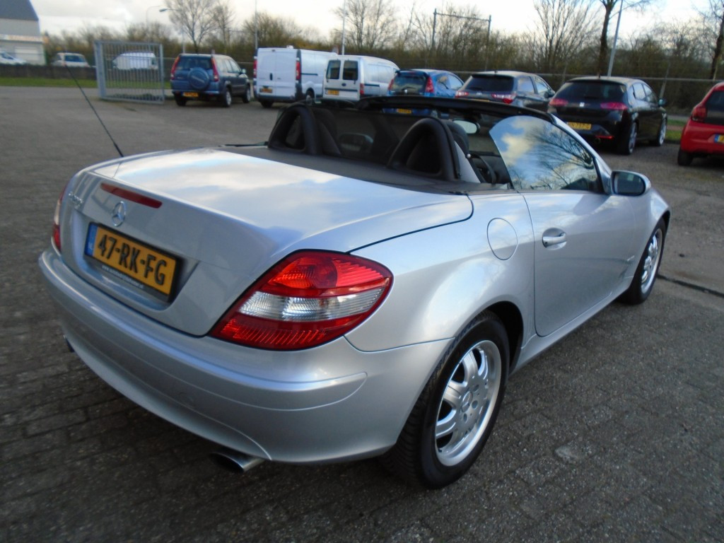 Mercedes-Benz SLK 200 k.