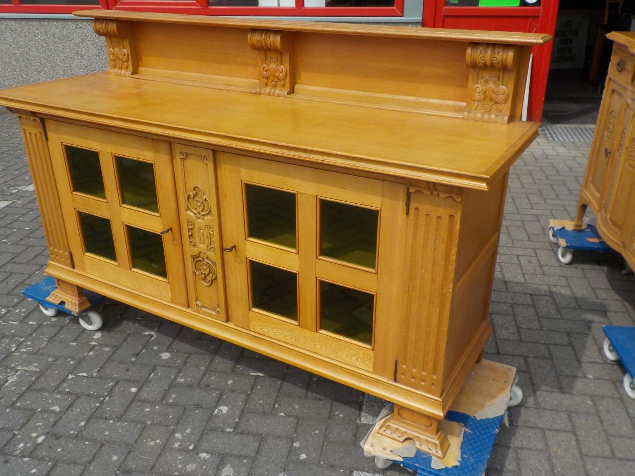 Mooie kwaliteit jaren '50 dressoir met lade in dressoir in zeer goede staat