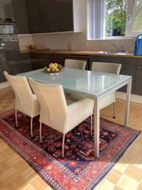 Glazen eettafel met 4 stoelen