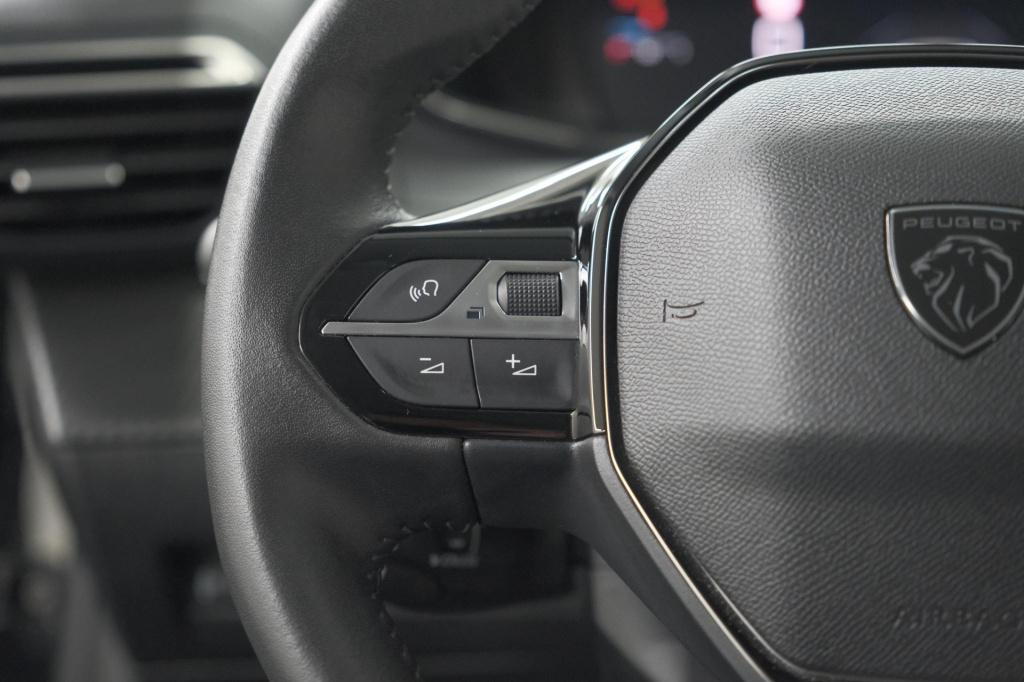 Peugeot 208 puretech 100 allure | apple carplay | parkeersensoren | climate