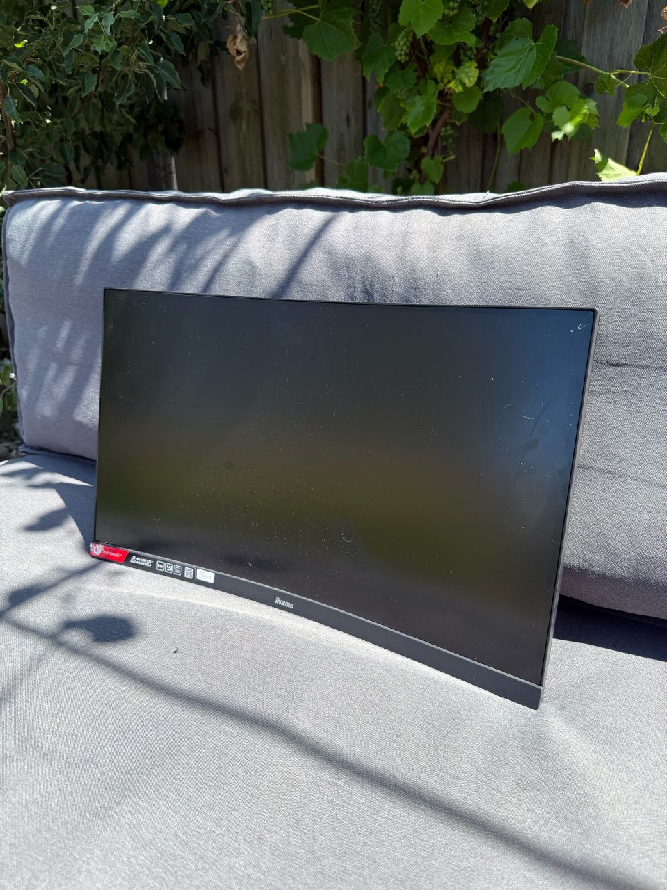 Iiyma G-master g2766hsu b1 FULL HD curved 27 inch 165 HZ