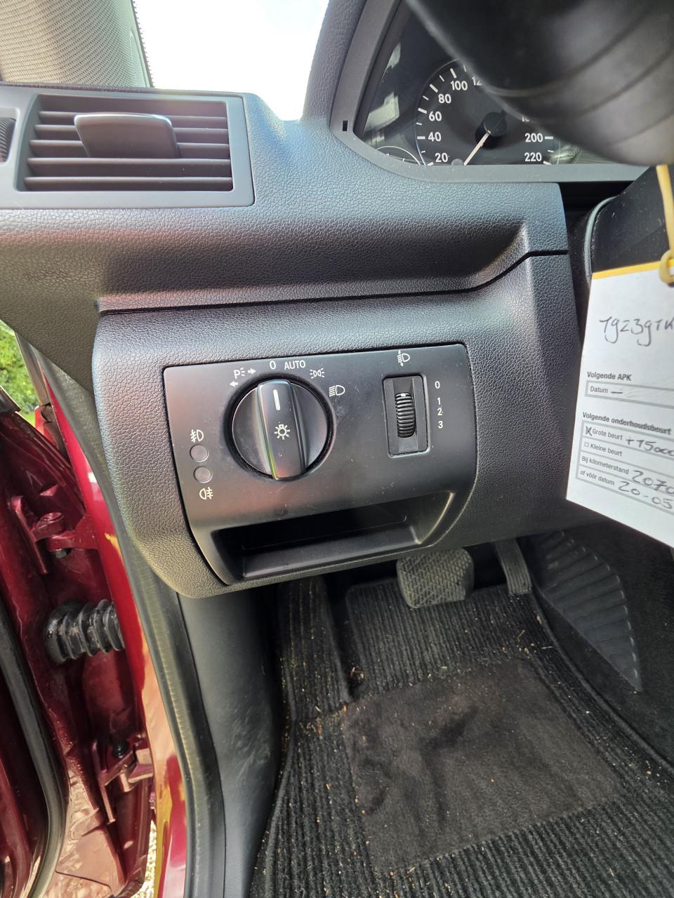 Mercedes A 150 elegance, vol jaar APK.