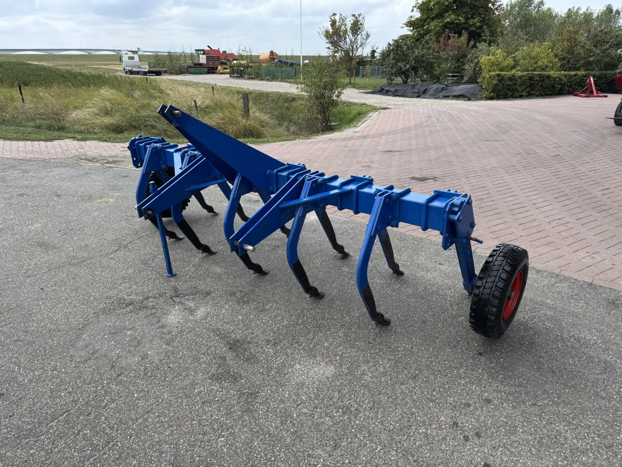Rumptstad front cultivator