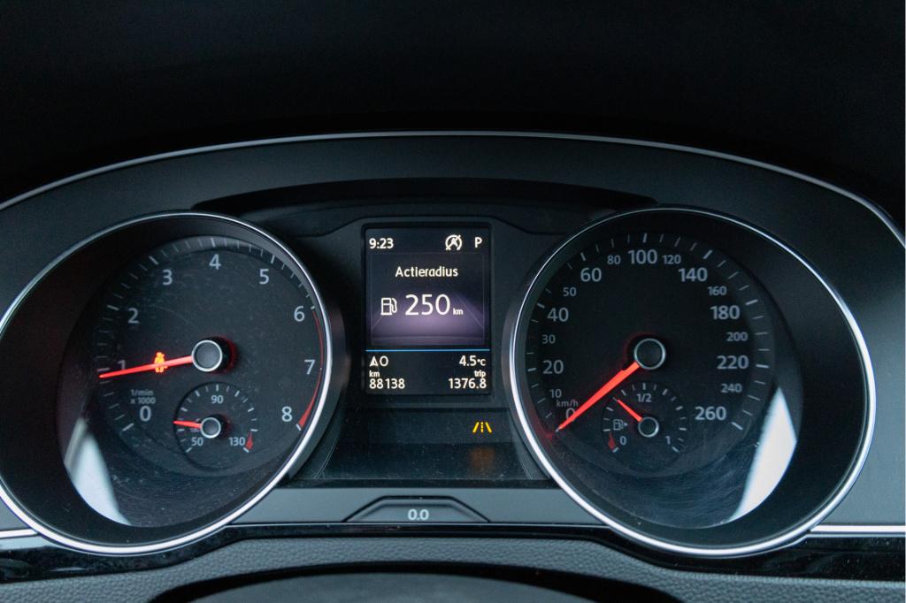 Volkswagen Passat variant 1.8 tsi highline 180 pk nav i trekhaak i acc i ap