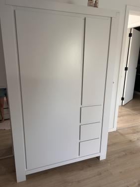 Commode + kast babykamer
