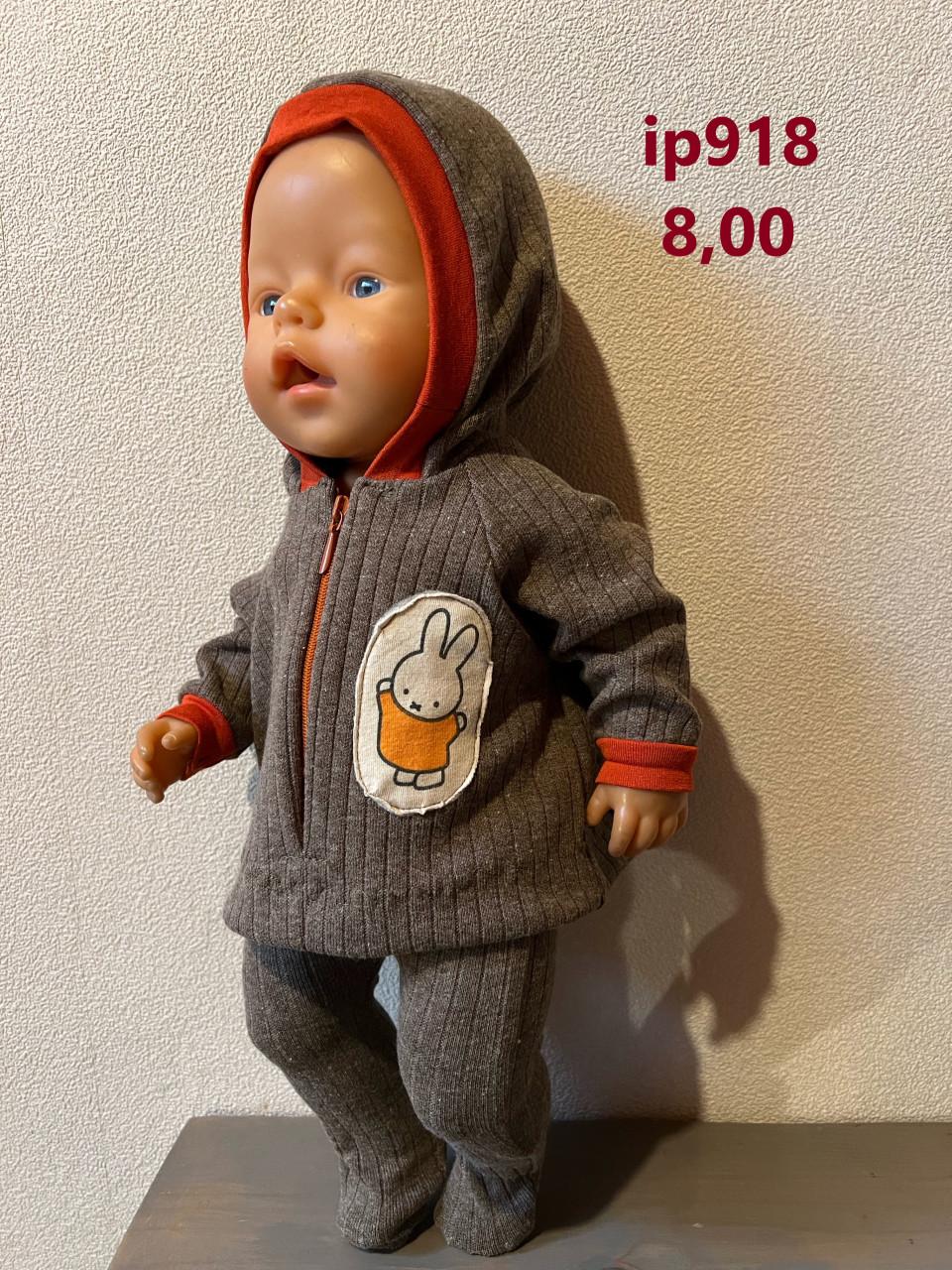 Poppenkleertjes baby born. Set . Opbrengst KiKa.