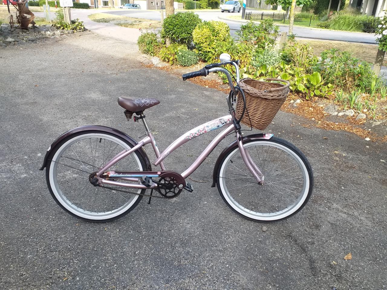 ""MOOIE MEISJES CRUISER 26" MET MAND EN EN VERSNELLINGEN""
