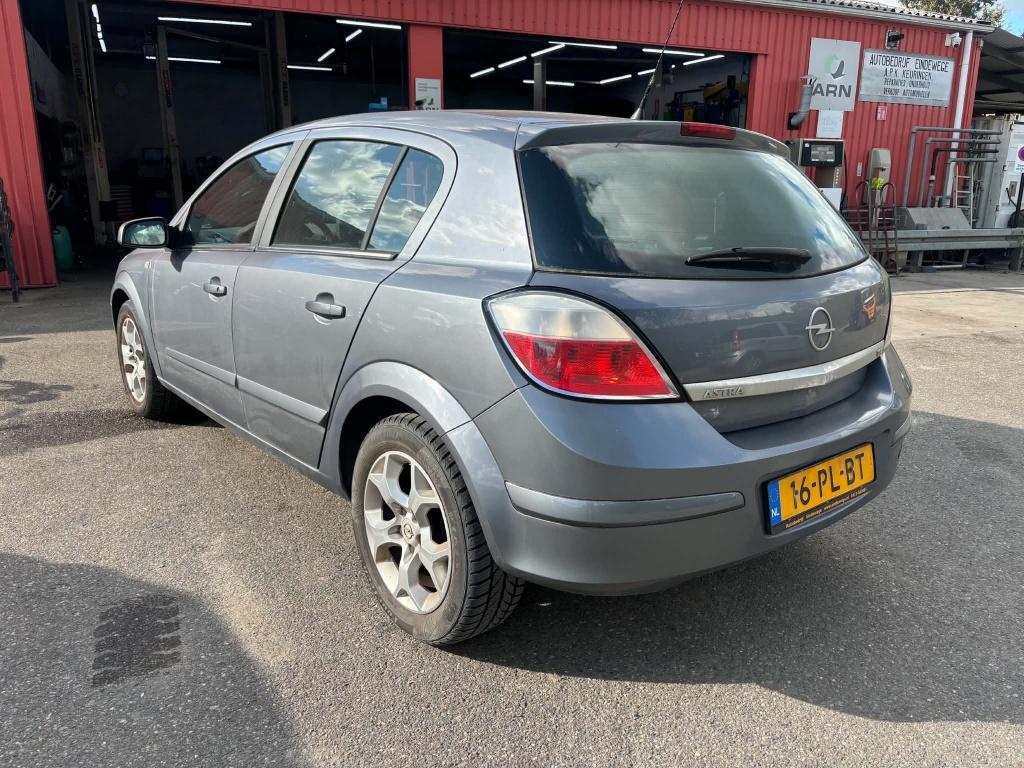 Opel Astra 1.8 cosmo
