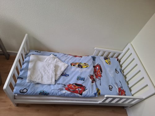 Peuter bedje inclusief matras en beddengoed