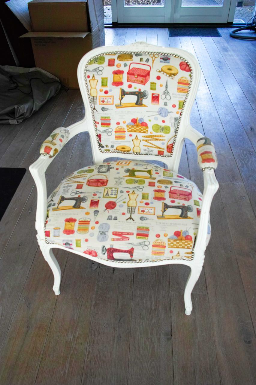 Fauteuille-nieuw bekleed.