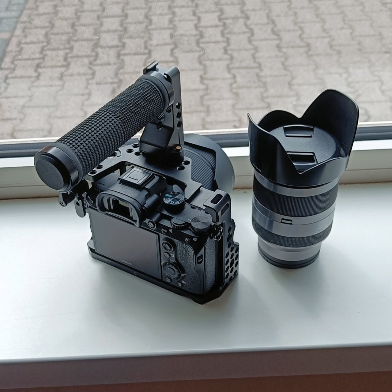 Sony A7 iii  incl. 18-200 zoomlens, 28-70 en smallrig
