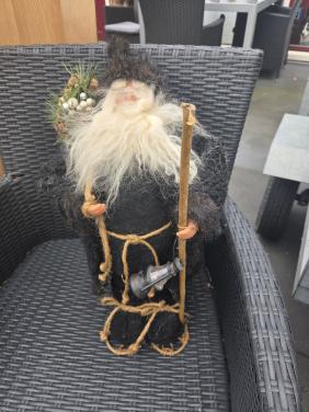 Kerstman, zwart gekleed