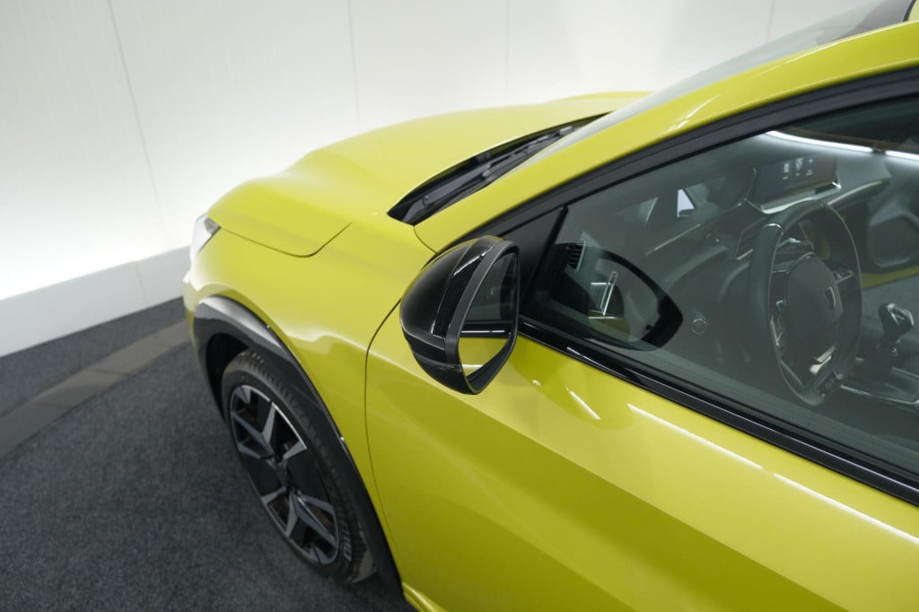 Peugeot 208 puretech 100 gt | camera | apple carplay | parkeersensoren