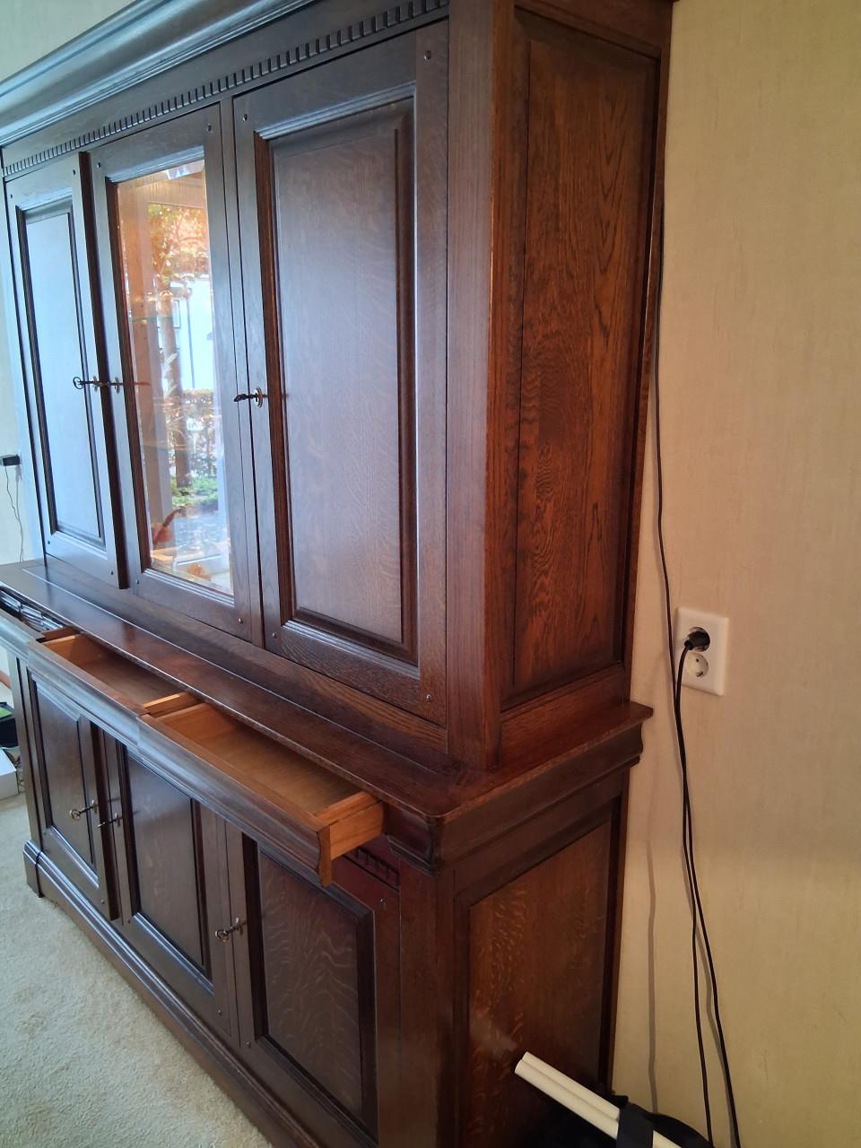 Mooie donker eikenhouten kast