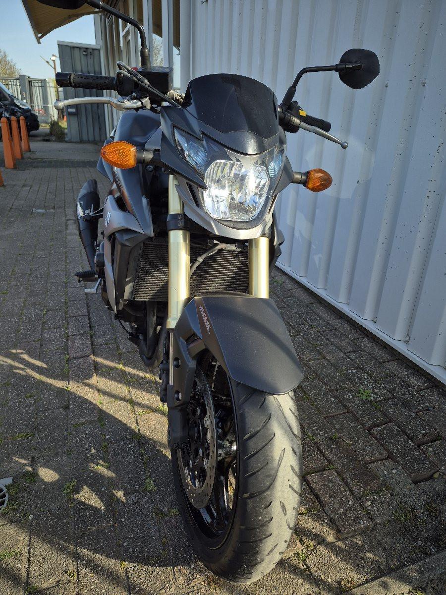Suzuki GSR750A uit 2016, stoere naked bike