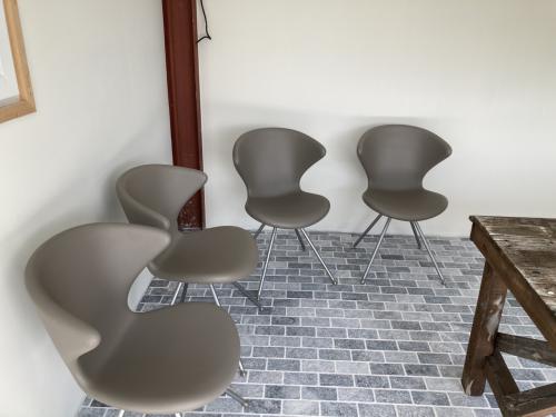Eetkamer stoelen Tonon