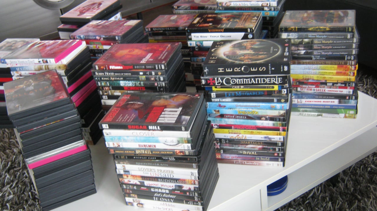 TE KOOP RUIM 250 DVD VOOR ALLEMAAL 50 EURO