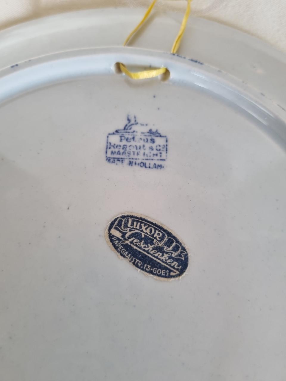 Aardewerken bord stadhuis Middelburg