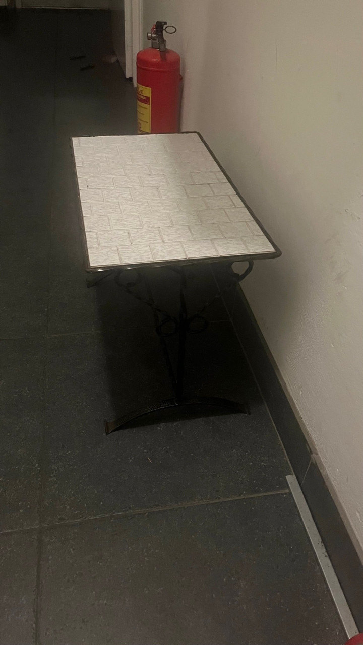 Brocante  tafeltje van gietijzer