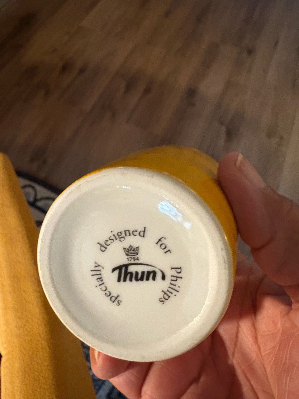 6 gele mokken van  Philips, Thun