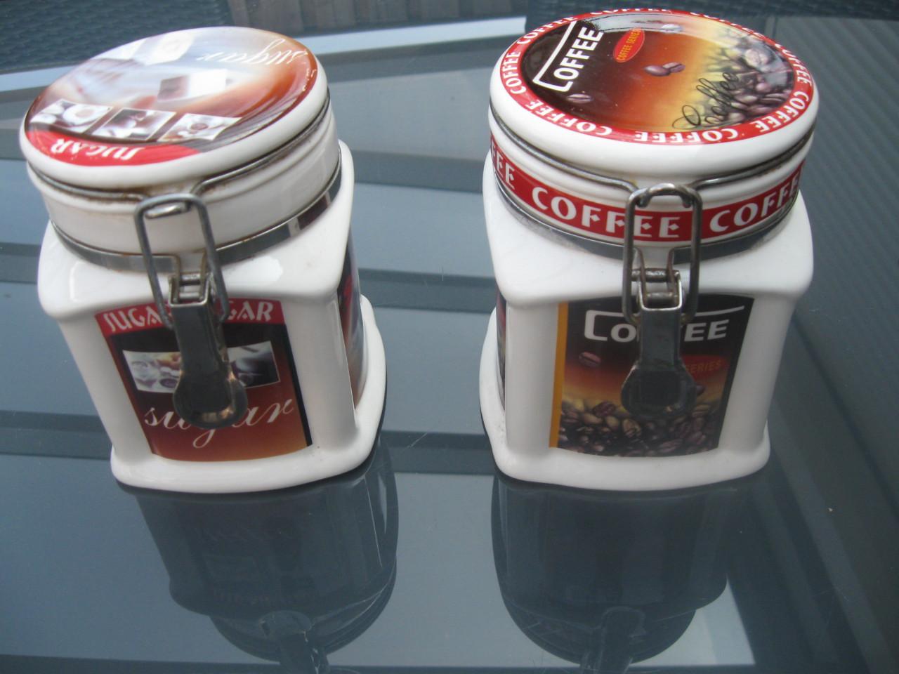 4 Aardewerk voorraadpotten