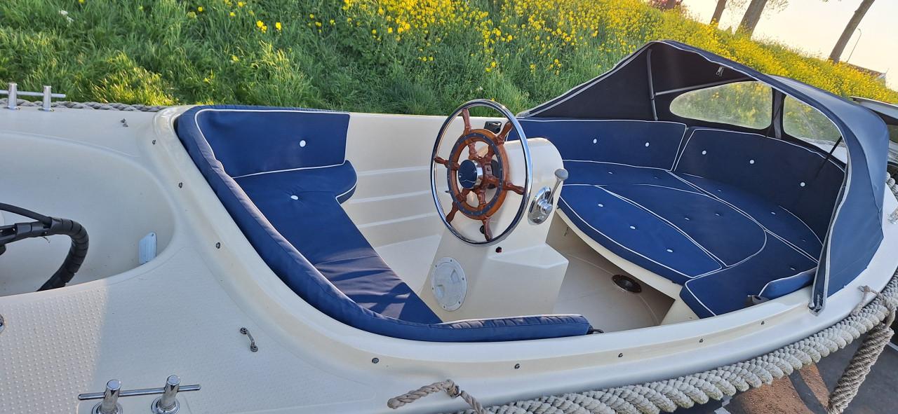 Corsiva 490 classic met motor en trailer