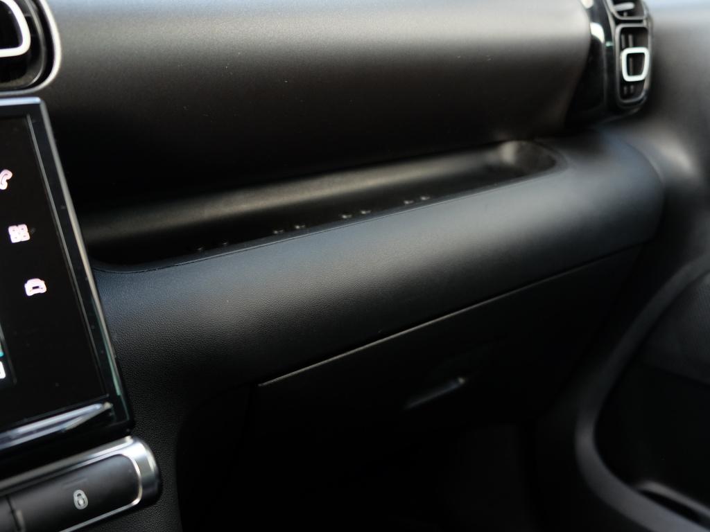 Citroen C3 Aircross 1.2 puretech 110pk shine | navigatie| parkeer sensoren 