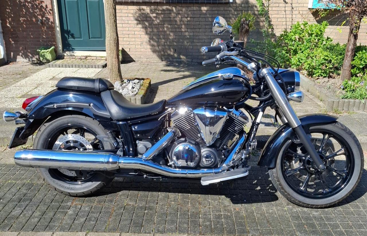 Yamaha XVS 950  Midnicht Star