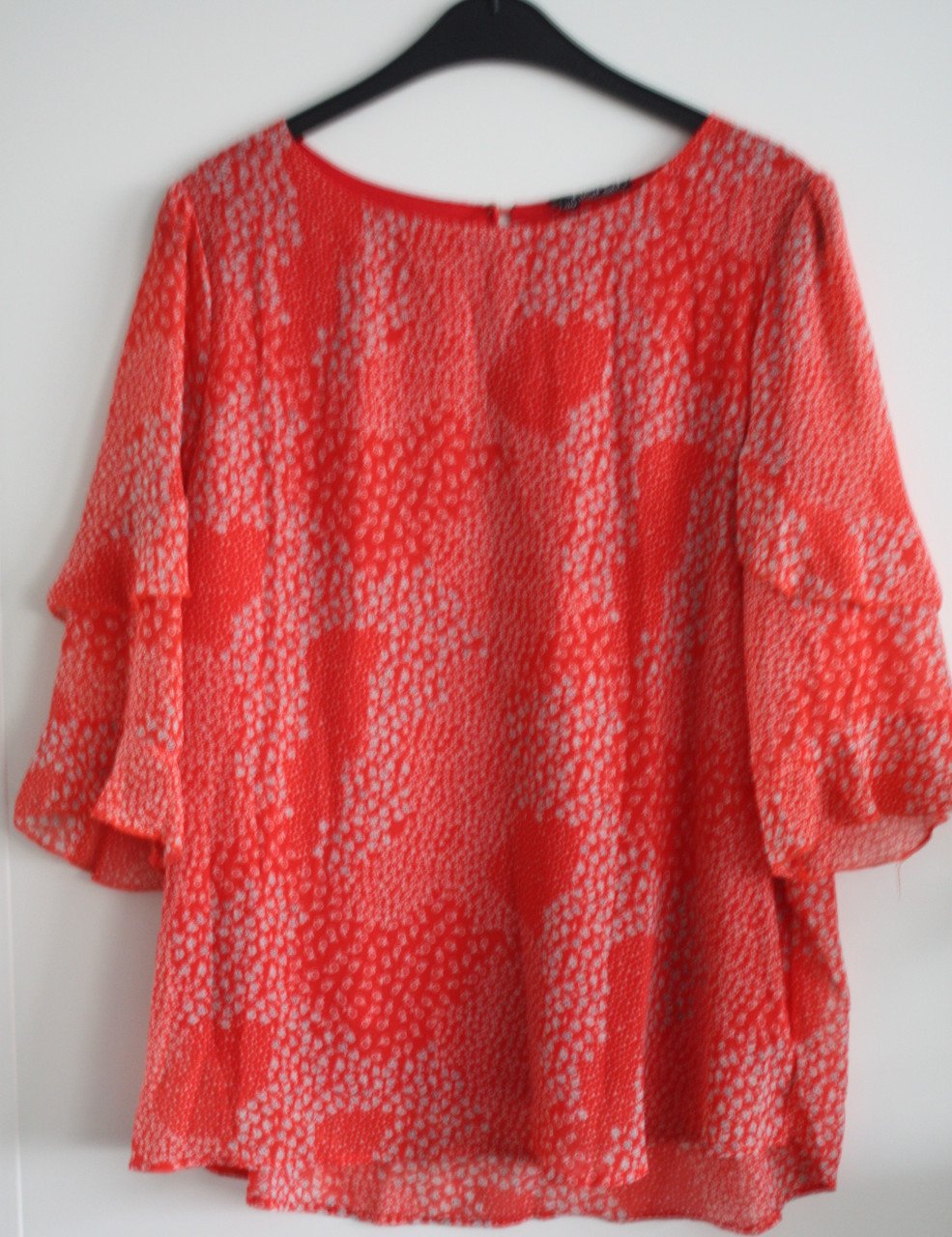 Shirt rood oranje met wit moties maat 40