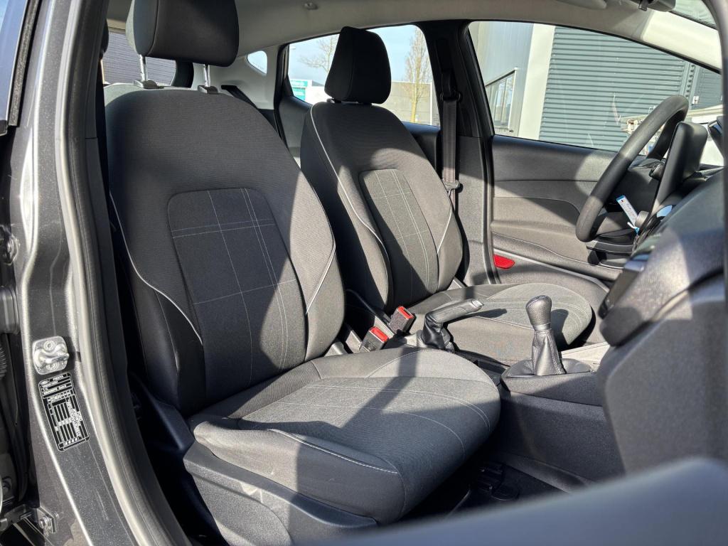 Ford Fiesta 1.1 trend navigation pack + trekhaak, nl-auto!