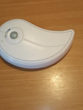 Gratis voor een liefhebber een elektrische blikopener werkt op batterijen