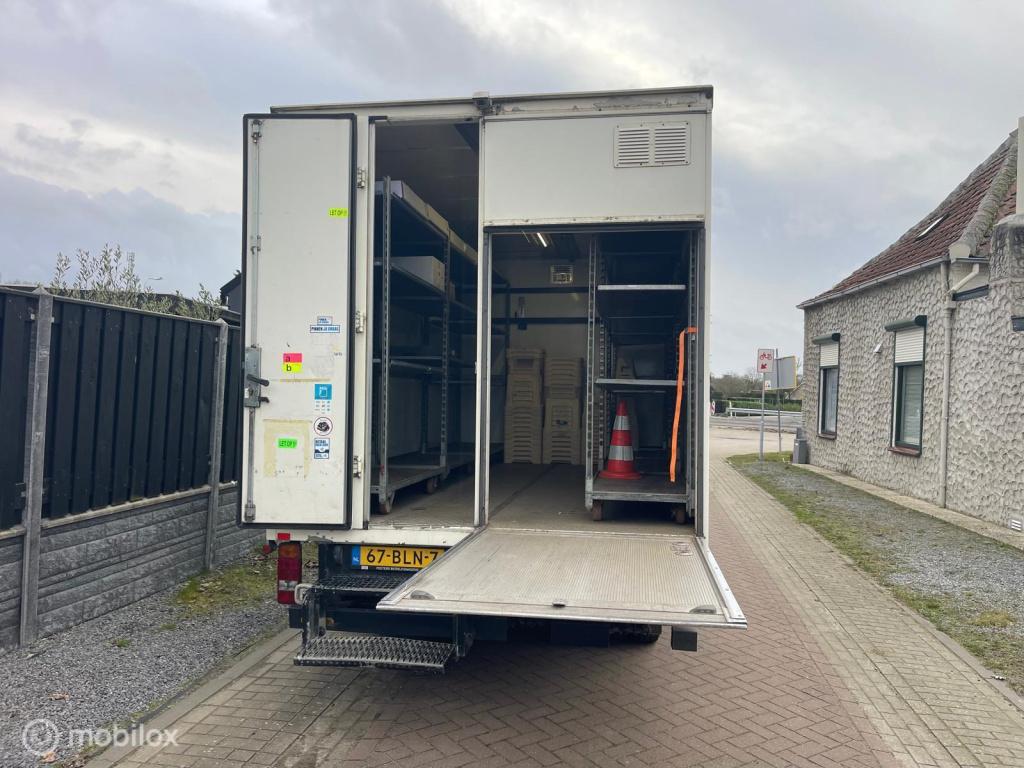 Mercedes-Benz Sprinter 5-t vrachtwagen/chassis bloemenwagen