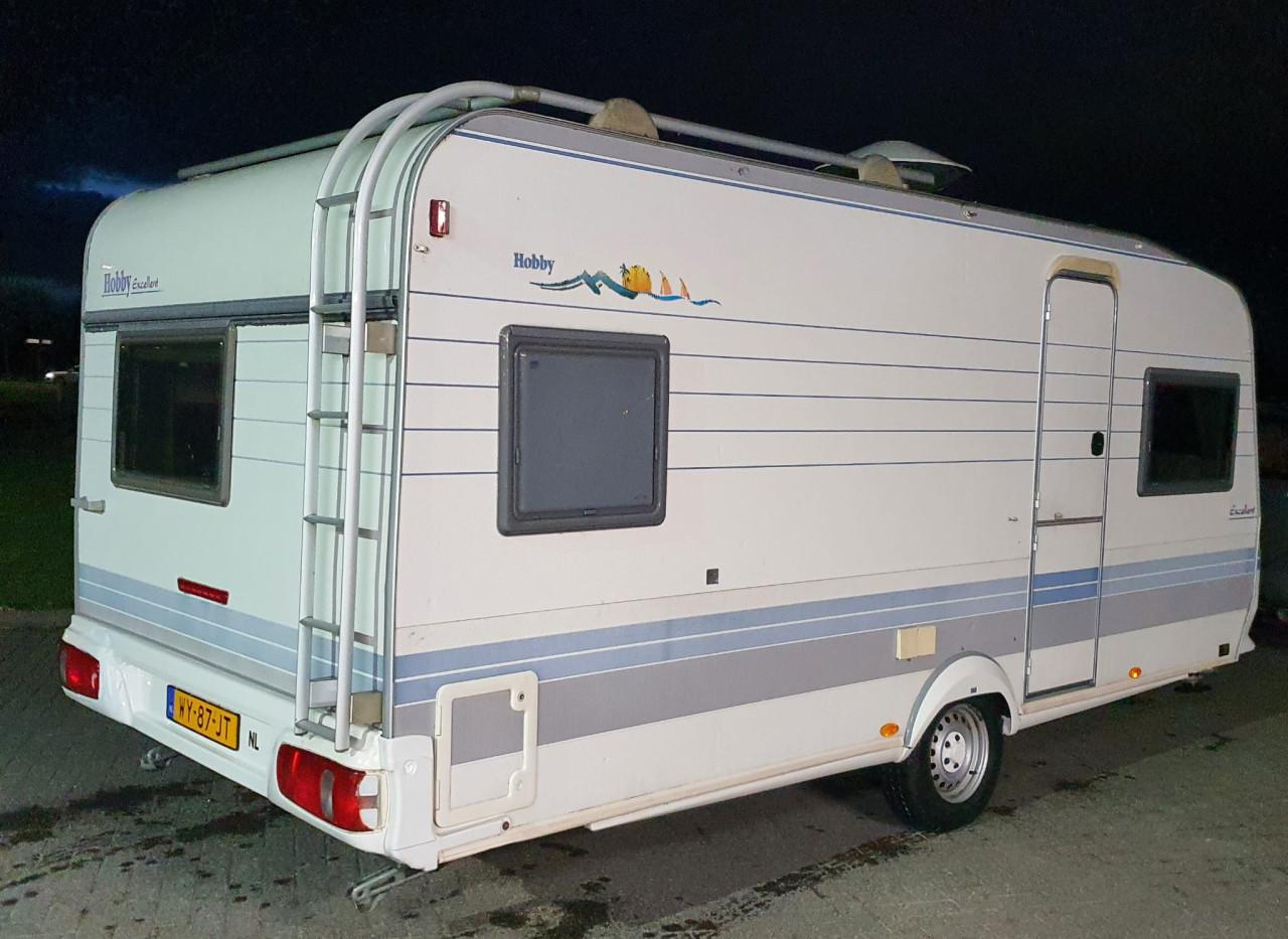 Hobby 495 met voortent