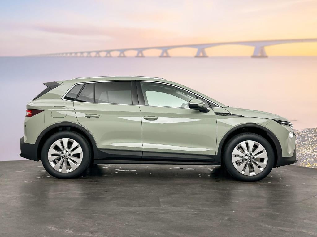 Skoda Elroq business edition tour elektromotor 210 kw / 286 pk