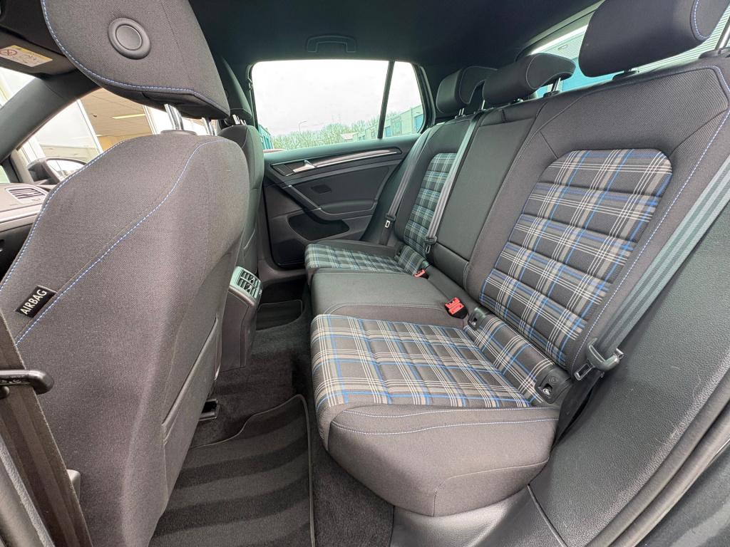 Volkswagen Golf 1.4 tsi gte connected series