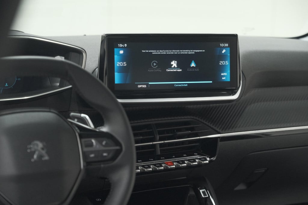 Peugeot 208 puretech 100 eat8 allure pack | camera | navigatie | apple carp