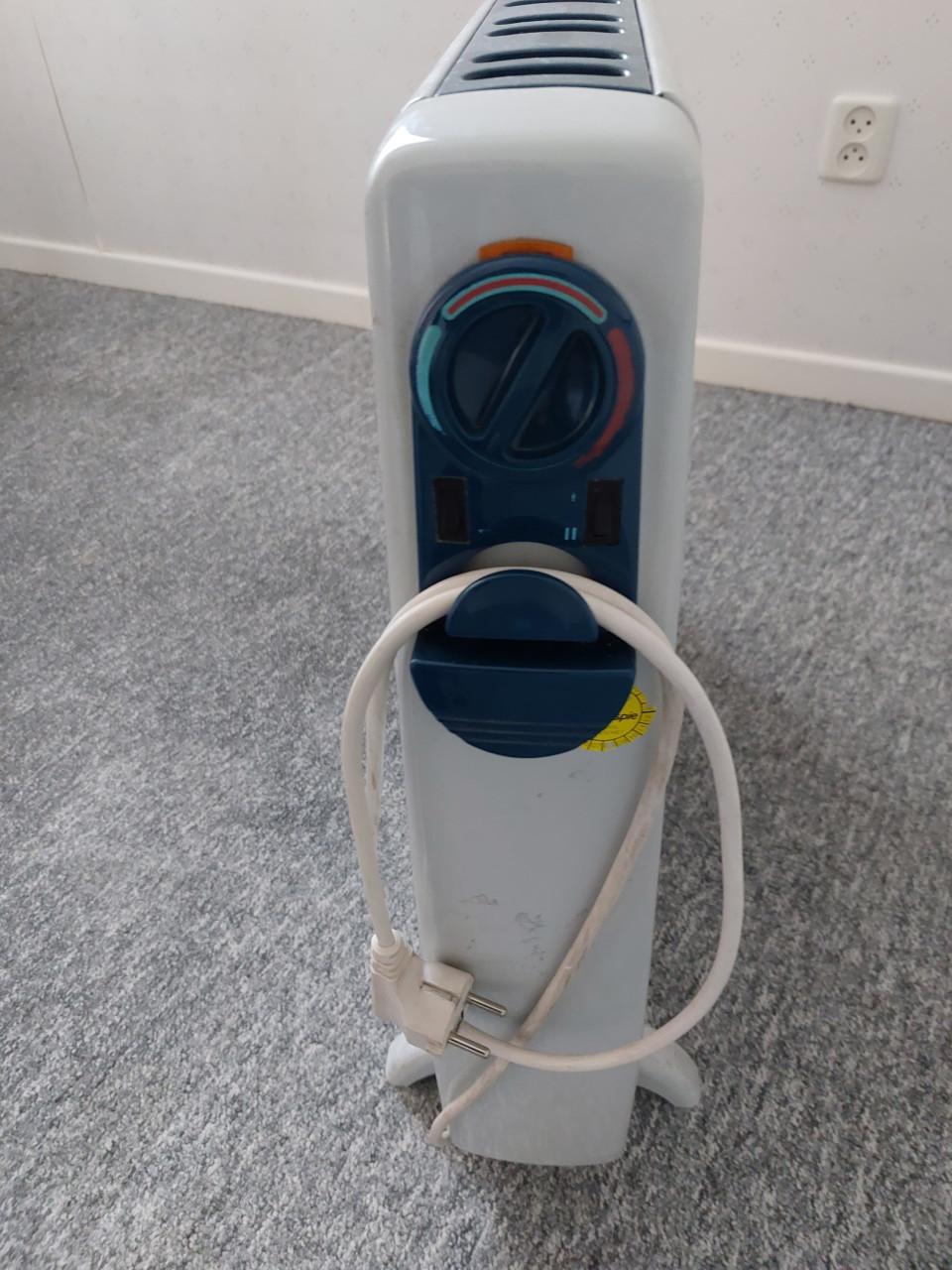 Oliegevulde elektrische radiator,  2 stuks