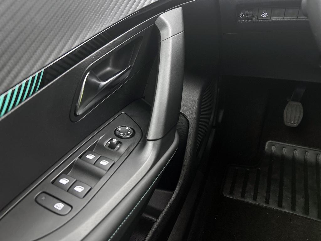 Peugeot 2008 100 pk allure | rijklaar | parkeerhulp | apple carplay | 17" l