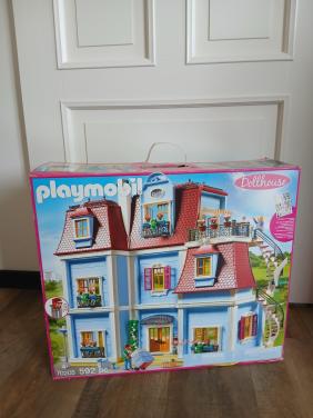 Playmobile dollhouse 70205