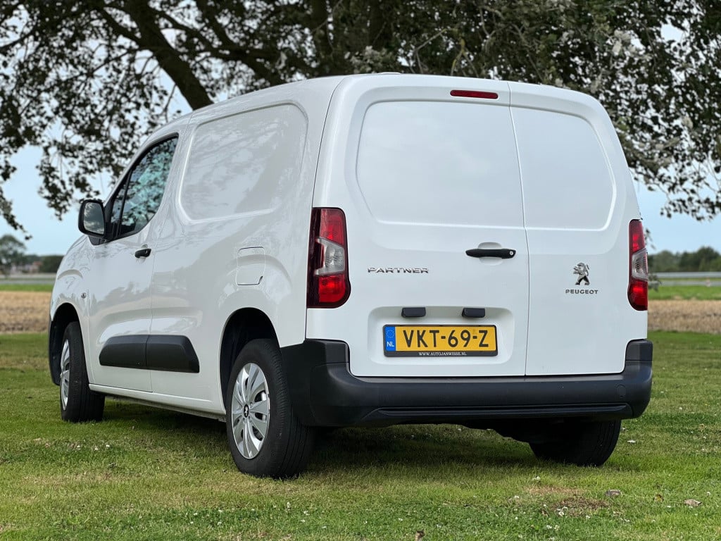 Peugeot Partner 1.5 bluehdi premium//apple carplay//cruise
