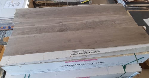 3030-348 ca 18,48 m² houtlook tegels, 20x120 cm, van € 59,95 per m² voor