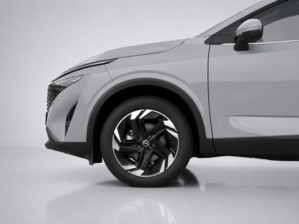 Nissan Qashqai 1.3 mhev xtronic n-connecta cold pack