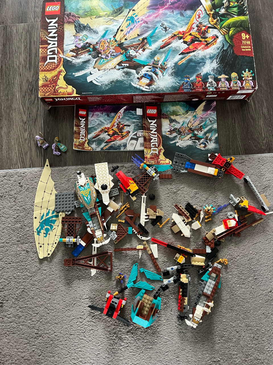 Ninjago Lego onderdelen en boekjes