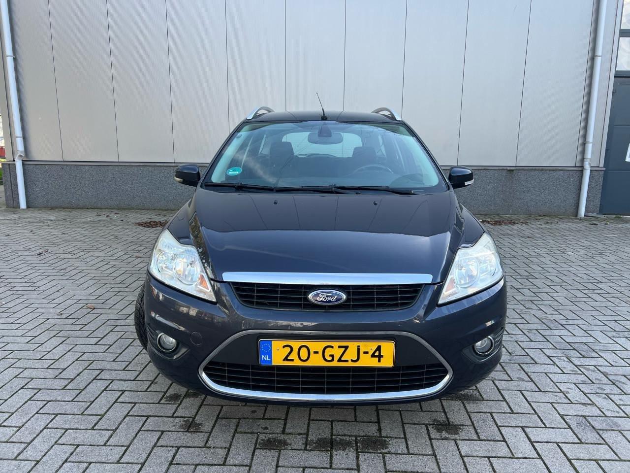 Ford Focus Wagon 1.6Ghia Airco/Pdc/trekhaak