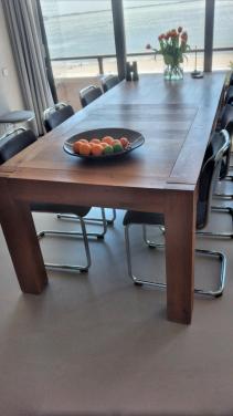 Eetkamertafel