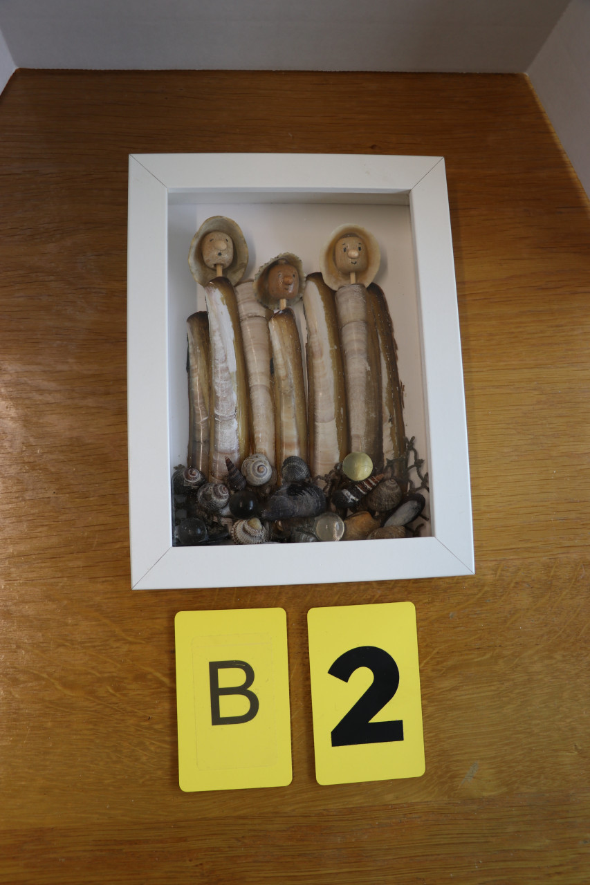 Origineel Zeeuws souvenirtje Messenheften met kopjes Gemaakt van zeeproduct
