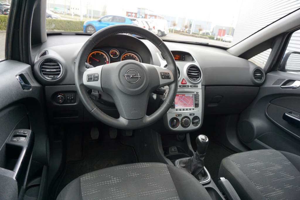 Opel Corsa 1.3 cdti ecoflex s/s edition airco / navi / cruise / lm velgen /