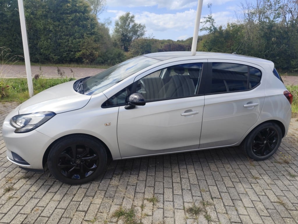 Opel Corsa 1.2 color edition