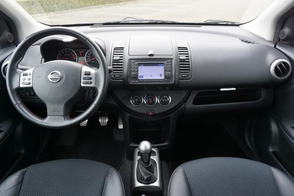 Nissan Note 1.6 tekna airco / navi / cruise / parkeersens. / trekhaak / eek