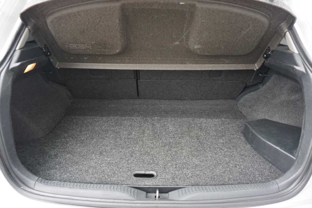 Toyota Auris 1.8 full hybrid aspiration automaat - airco / navi / cruise / 